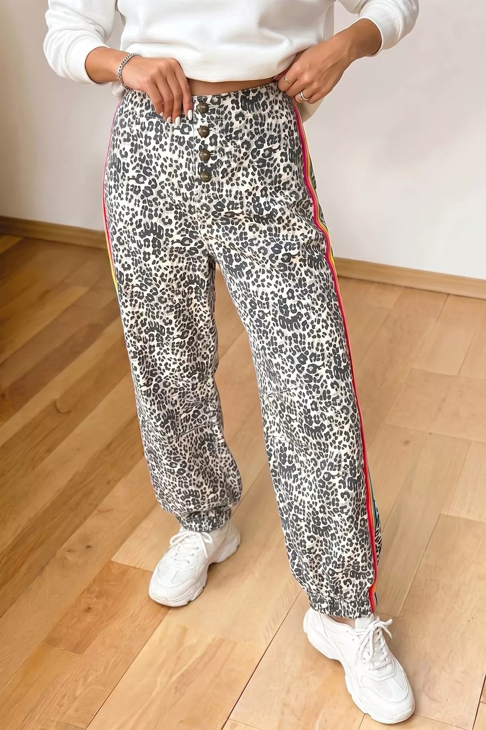 098fdb2a-b860-40b0-995d-eb200bd436b5-Max-Origin Jogger Jeans