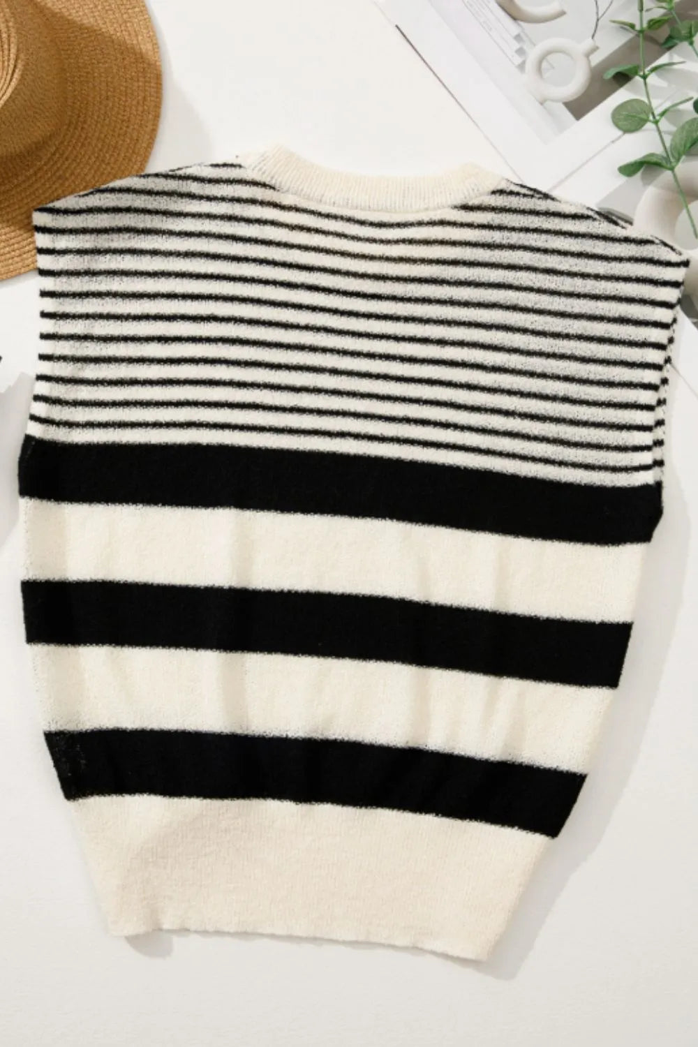 26d9d798-fdb9-4a0d-80ed-0343e200b0f8-Max Sweater 