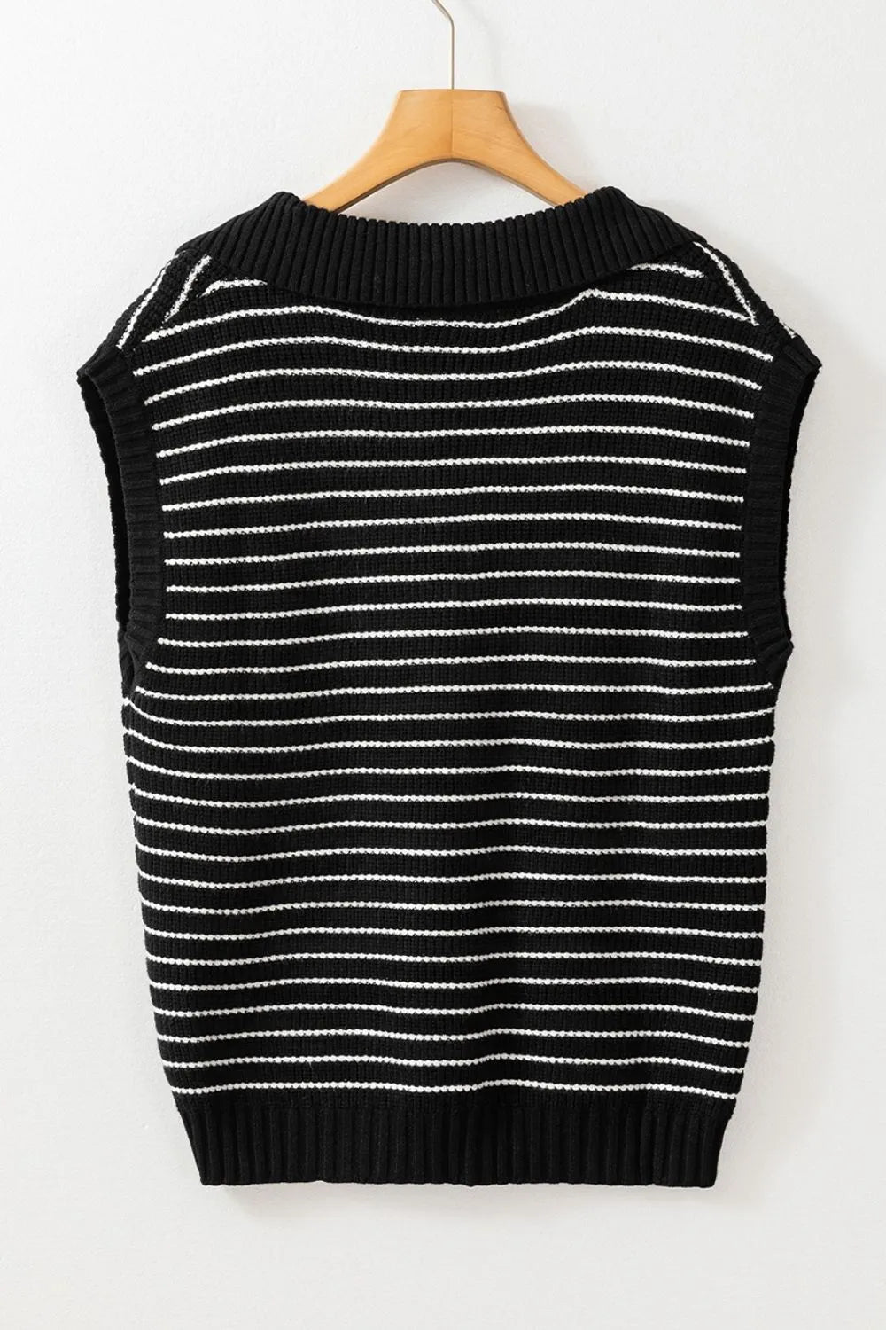 3868617a-e3e1-4d3d-8e70-f1f05f920450-Max-Origin Sweater Vest