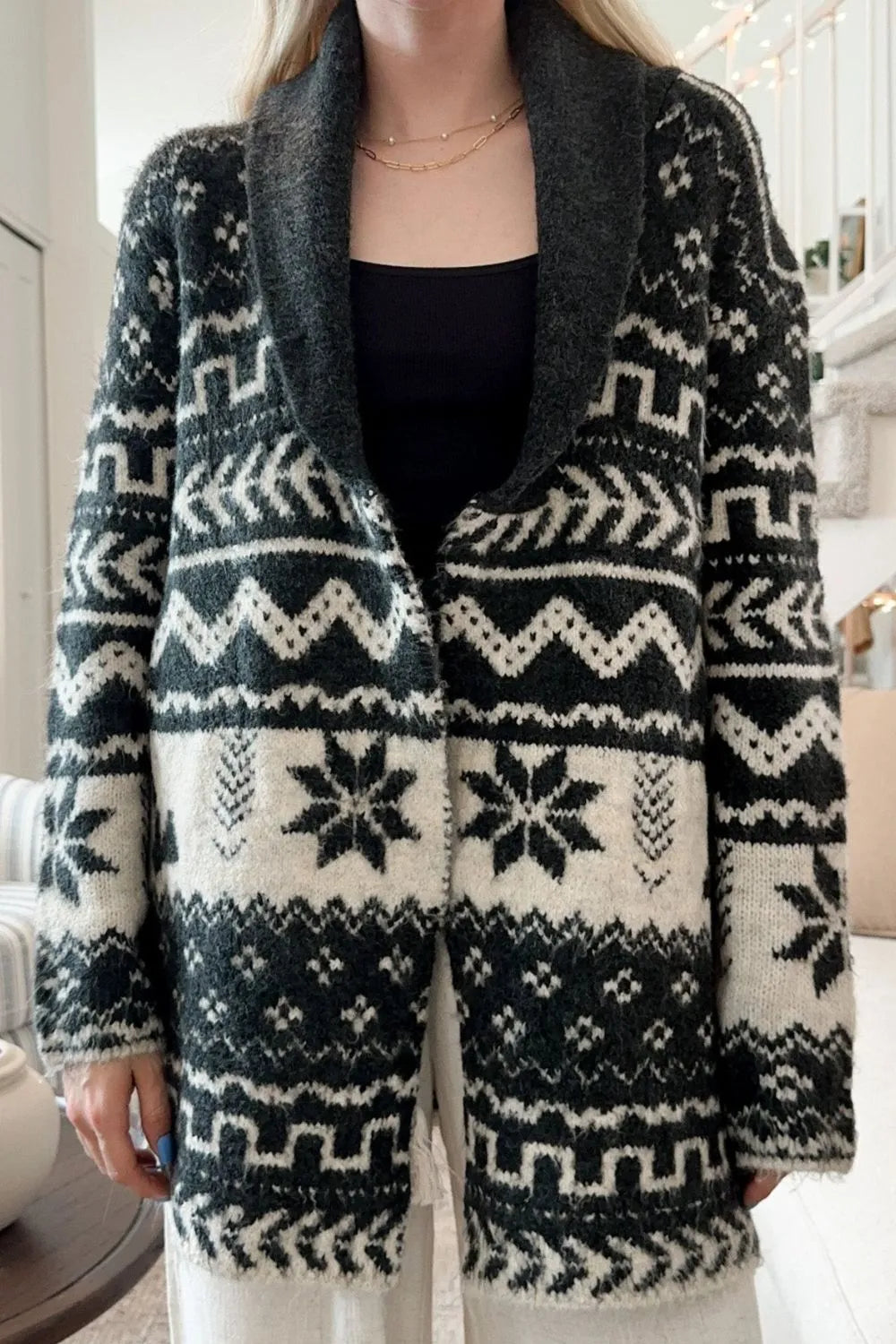 af559743-885d-4b37-9c96-2e0b310543d1-Max Cardigan